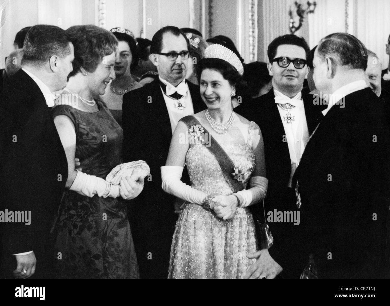 Elizabeth II, * 21.4.1926, Regina della Grande Bretiana dal 6.2.1952, visita di Stato alla Germania Ovest, 18.- 25,5.1965, ricevimento al Teatro Nazionale Bavarese, Monaco di Baviera, 21.5.1965, , Foto Stock