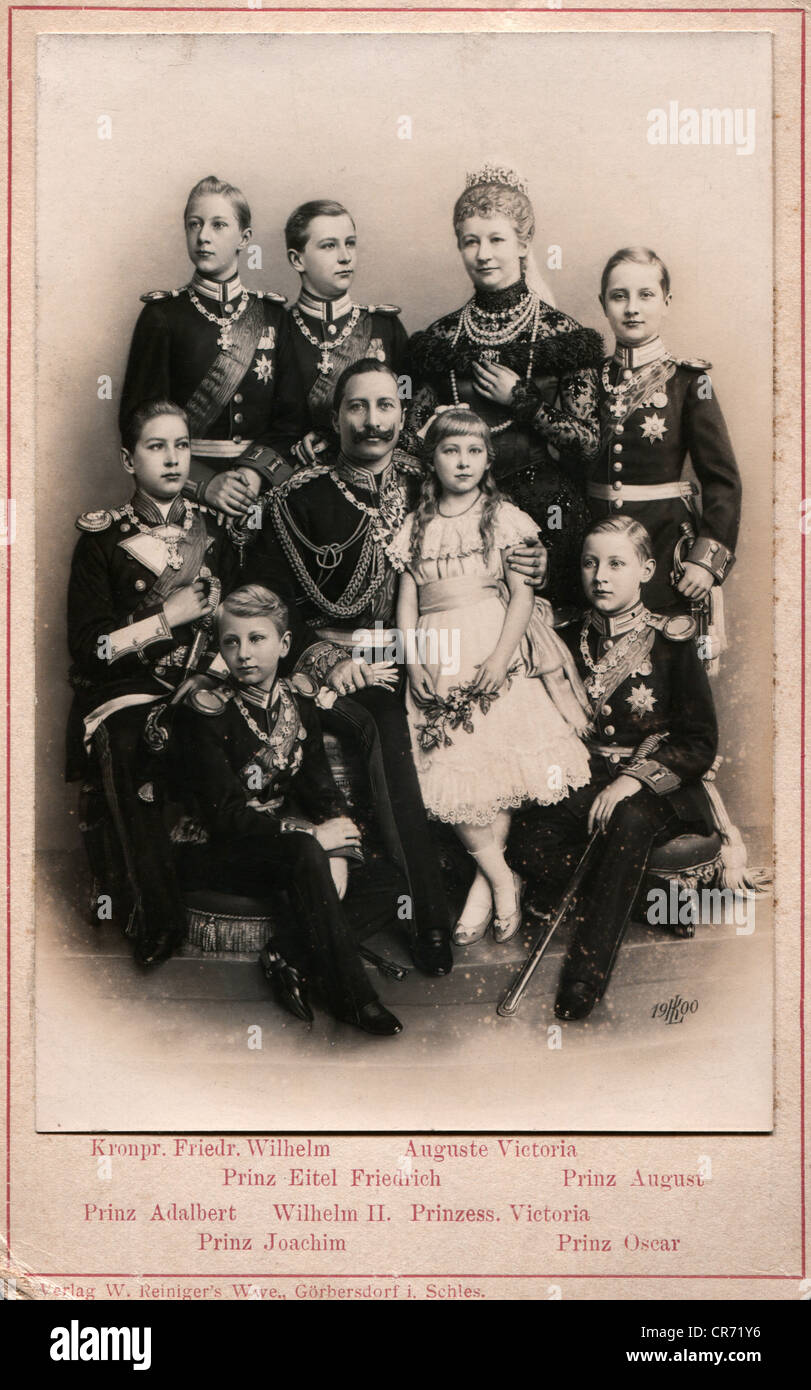 Guglielmo II, 27.1.1859 - 4.6.1941, imperatore tedesco 15.6.1888 - 9.11.1918, con famiglia, foto consiglio, carta del gabinetto, 1900, , Foto Stock