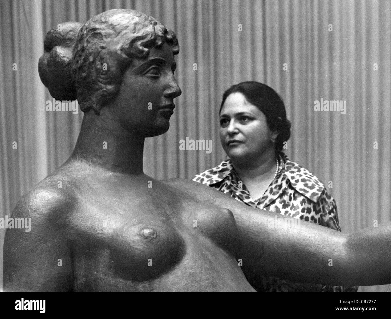 Vierny, Dina, 25.1.1919 - 20.1.2009, collezionista d'arte francese, apertura della mostra Aristide Maillol, Haus der Kunst, Monaco di Baviera, 21.7.1962, , Foto Stock