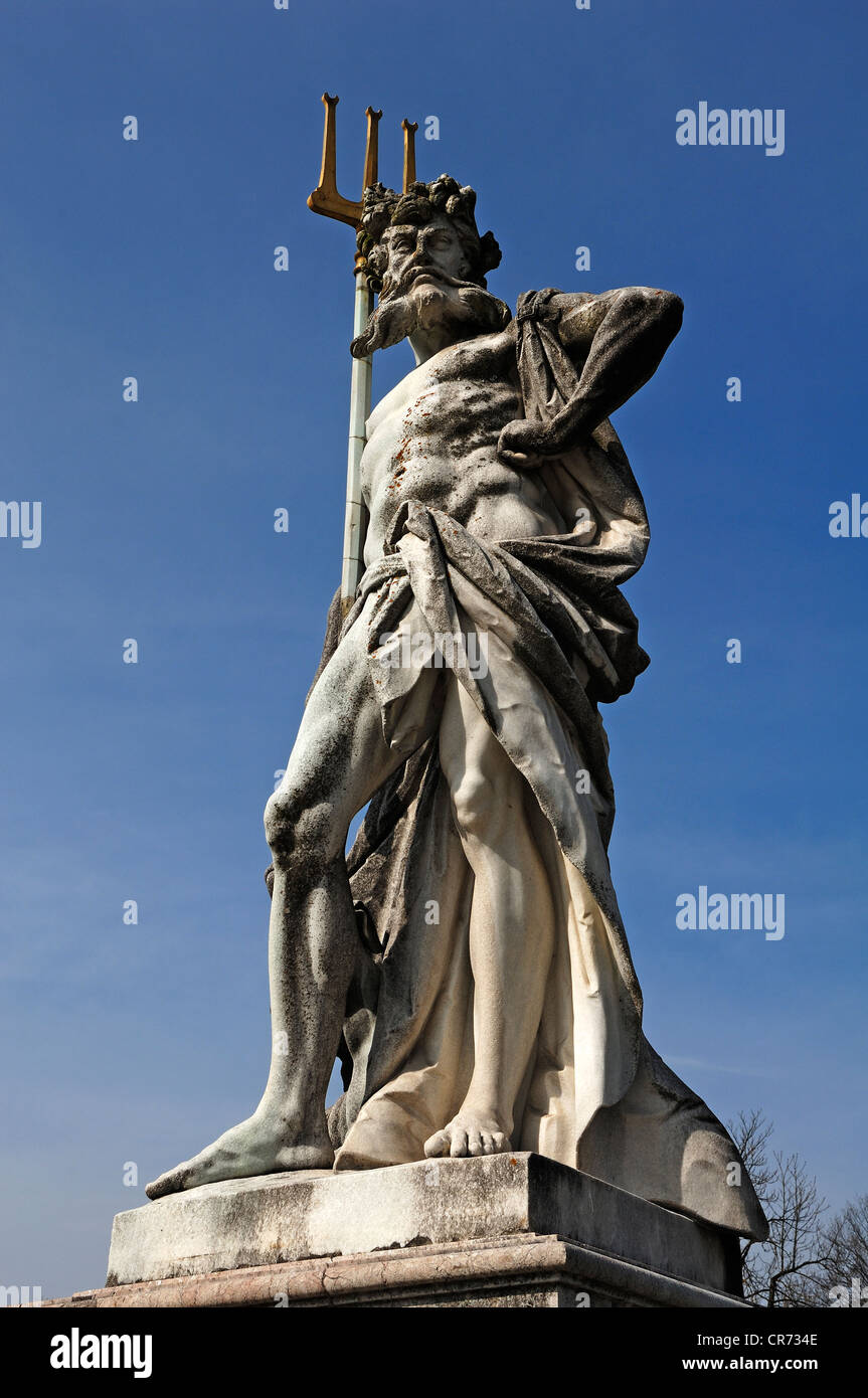 Statua di Hades nei giardini del palazzo, Schloss Nymphenburg Palace, Schlossrondell, Monaco di Baviera, Germania, Europa Foto Stock