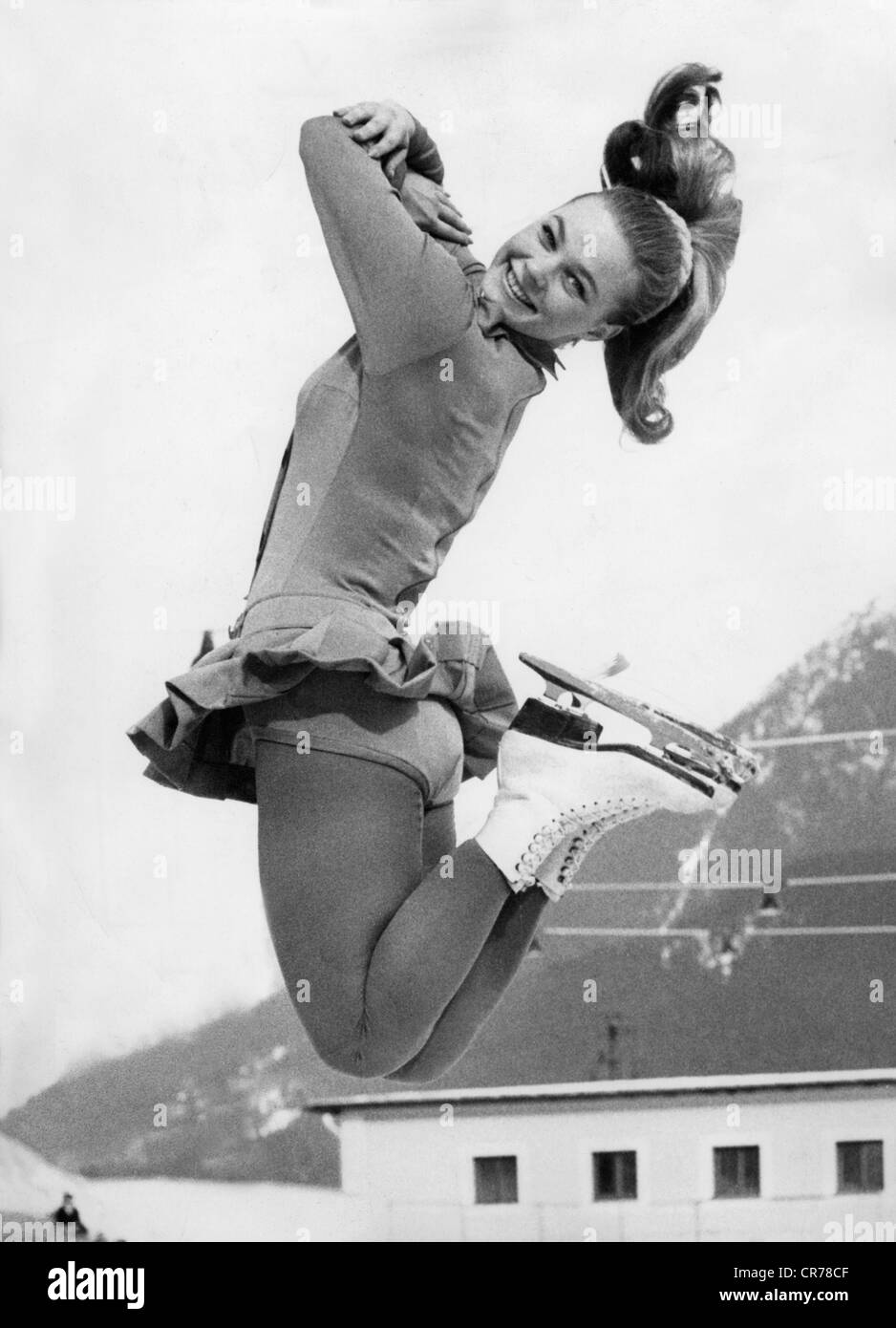 Seyfert, Gabriele 'Gaby', * 23.11.1948, pattinatore tedesco, in corso di campionato europeo a Garmisch-Partenkirchen, Germania occidentale, 6.2.1969, Foto Stock
