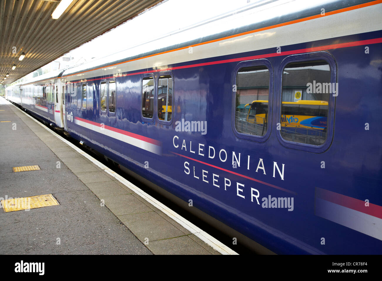Caledonian sleeper traversina per tutta la notte in treno da Fort William a Londra noto come deerstalker Scotland Regno Unito Foto Stock