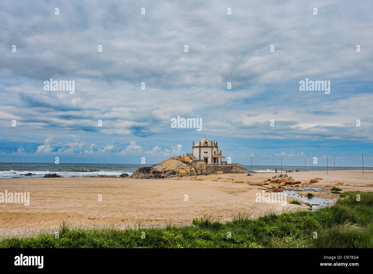 Capela do Senhor da Pedra, Miramar, Granja Beach sulla costa atlantica vicino a Porto, Portogallo Foto Stock