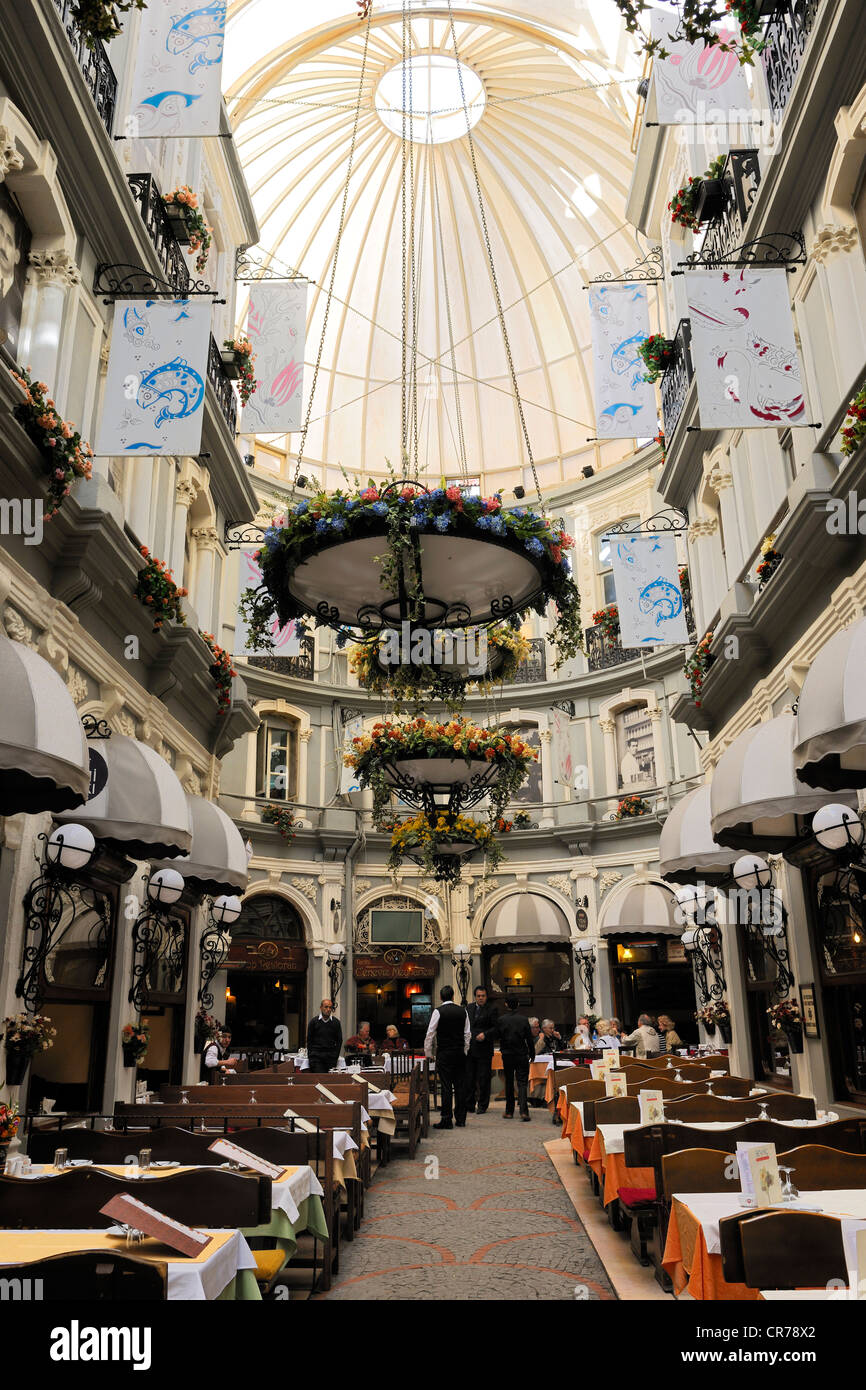 Turchia, Istanbul, Beyloglu, quartiere Taksim, Istiklal Caddesi Street, Cicek Pasaji (fiori passaggio) Foto Stock