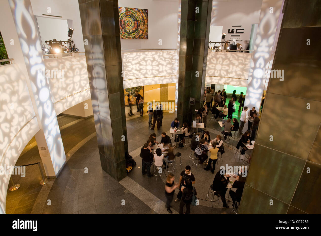 Canada Quebec, Montreal, museo di arte contemporanea, MAC Nocturnes venerdì visualizza Foto Stock