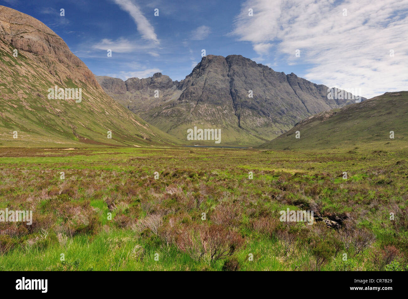 Vista di Bla Bheinn da Glen Sligachan in estate sull'Isola di Skye, Ebridi Interne, Scozia Foto Stock