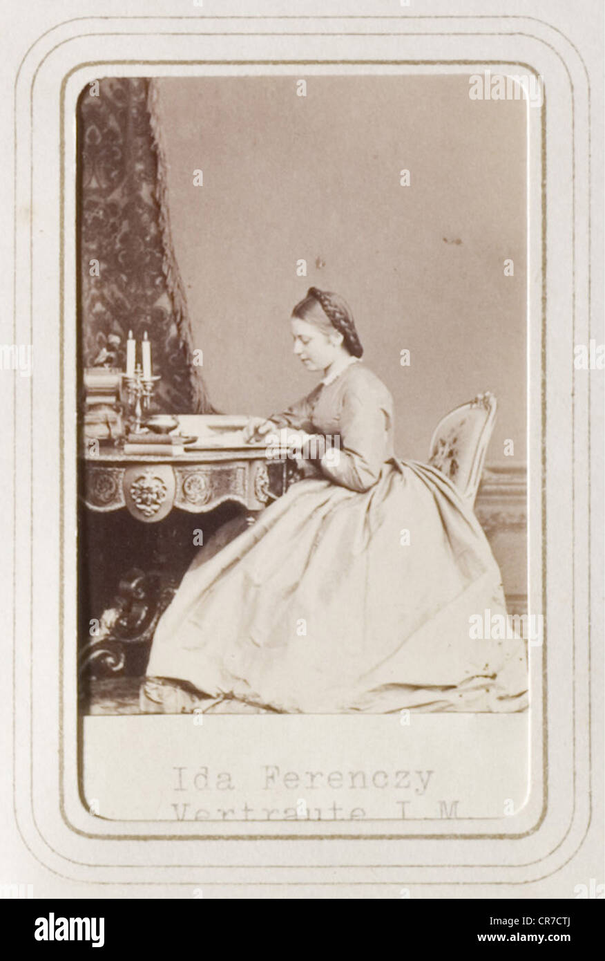 Ferenczy, Ida, 7.4.1839 - 28.6.1928, signora della corte ungherese, confidente di Elisabeth 'isi' di Baviera, moglie dell'imperatrice d'Austria, a tutta lunghezza, carte-de-visite, circa 1860, Foto Stock