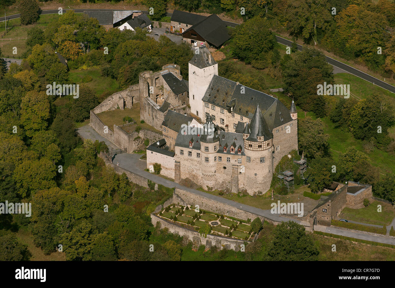 Vista aerea, Buerresheim castello vicino Mayen, catena montuosa Eifel, Renania-Palatinato, Germania, Europa Foto Stock