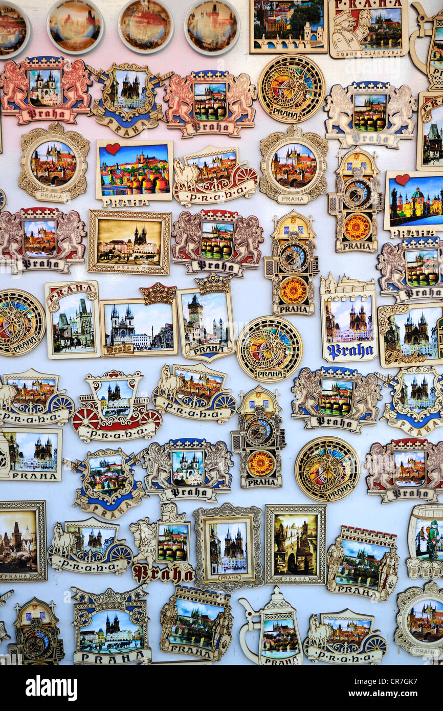 Vari magneti, souvenir, Praga, Boemia, Repubblica Ceca, Repubblica Ceca, Europa Foto Stock
