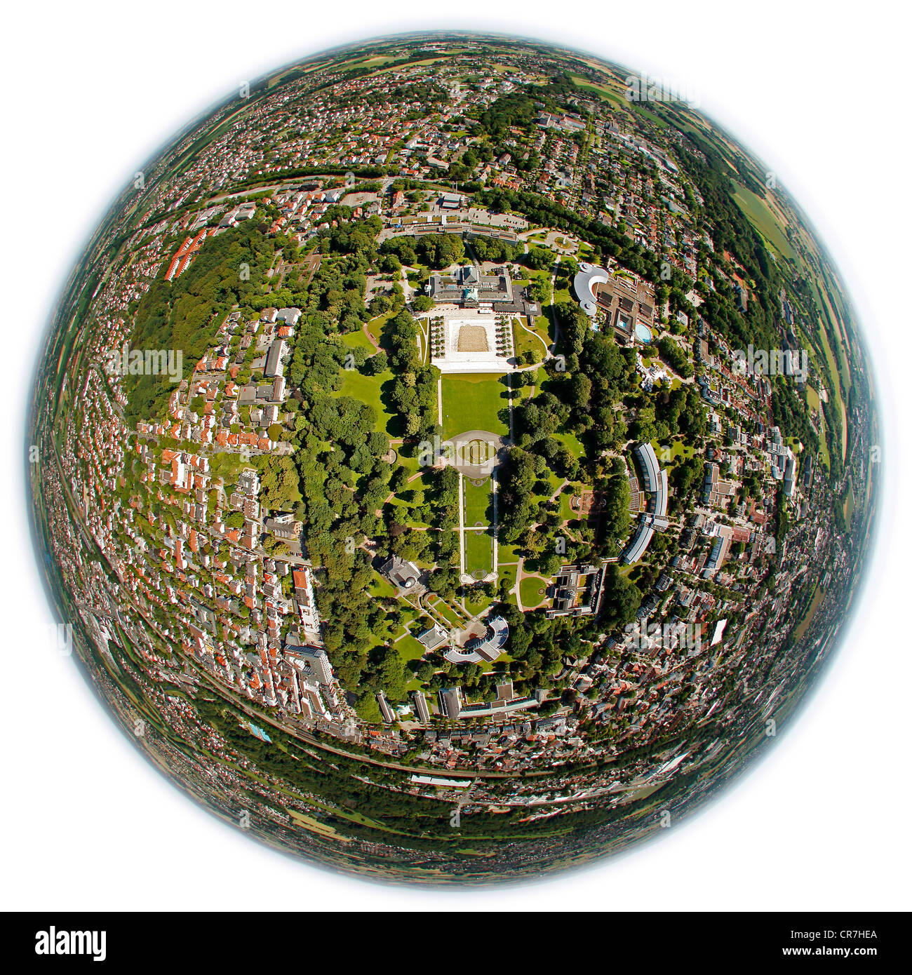 Vista aerea, Vista fisheye, lobby, teatro nel parco, i giardini del centro termale di Bad Oeynhausen, regione Ostwestfalen-Lippe, Westfalia Foto Stock