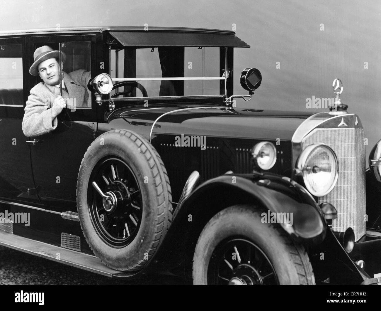Kiepura, Jan, 16.5.1902 - 15.8 1966, cantante polacco, con la sua Mercedes-Benz Type 400, 1926, Foto Stock