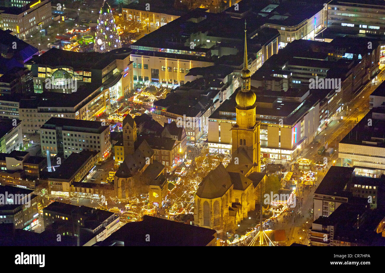 Vista aerea, Vista notte, Rheinoldikirche chiesa con il Mercatino di Natale, centro città di Dortmund, la zona della Ruhr Foto Stock
