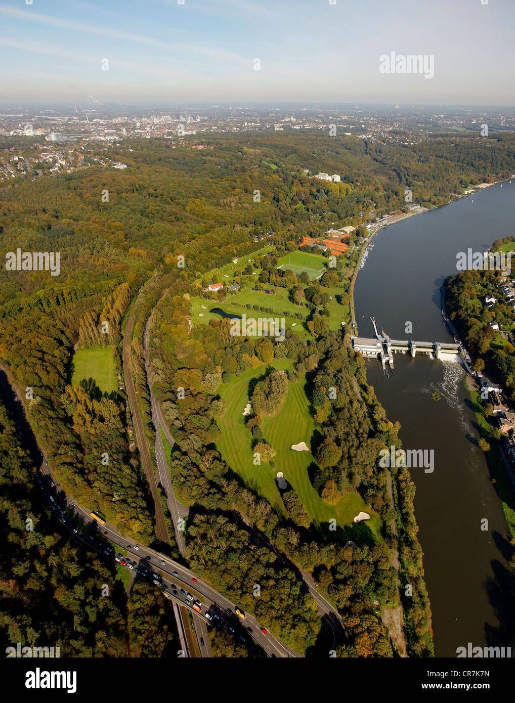 Vista aerea, campo da golf al lago Baldeneysee o Lago di Baldeney, fiume Ruhr, Essen-Werden, Essen, la zona della Ruhr, Renania settentrionale-Vestfalia Foto Stock