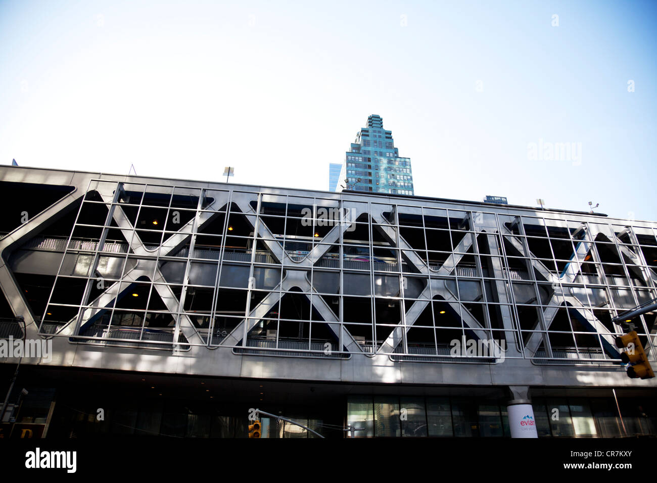 La Port Authority Bus Terminal è il mozzo centrale per viaggi in autobus da e per New York City. Situato dal quarantesimo al quarantaduesimo strade, Foto Stock