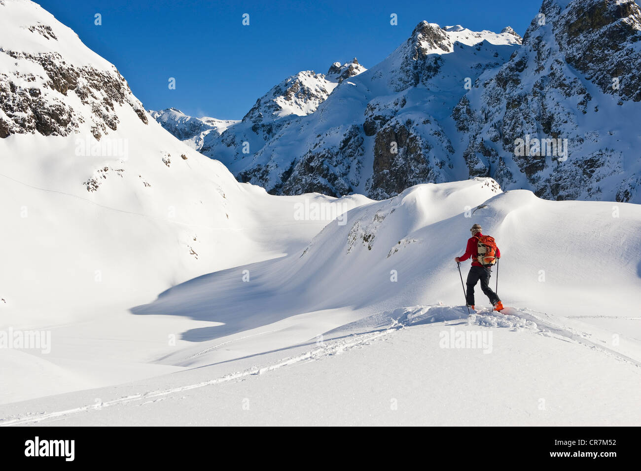 Francia, Isere, Massif de Belledonne, ski hikking vicino a Chamrousse, andando fino ai laghi di Robert Foto Stock