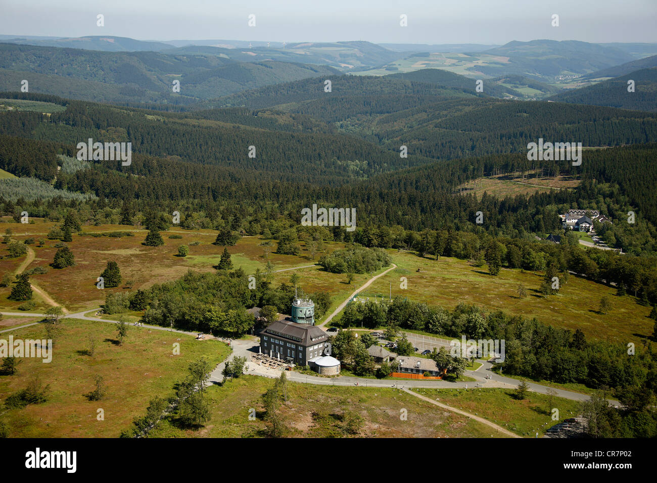 Vista aerea, Kahler Asten, stazione meteo, Sauerland, Renania settentrionale-Vestfalia, Germania, Europa Foto Stock