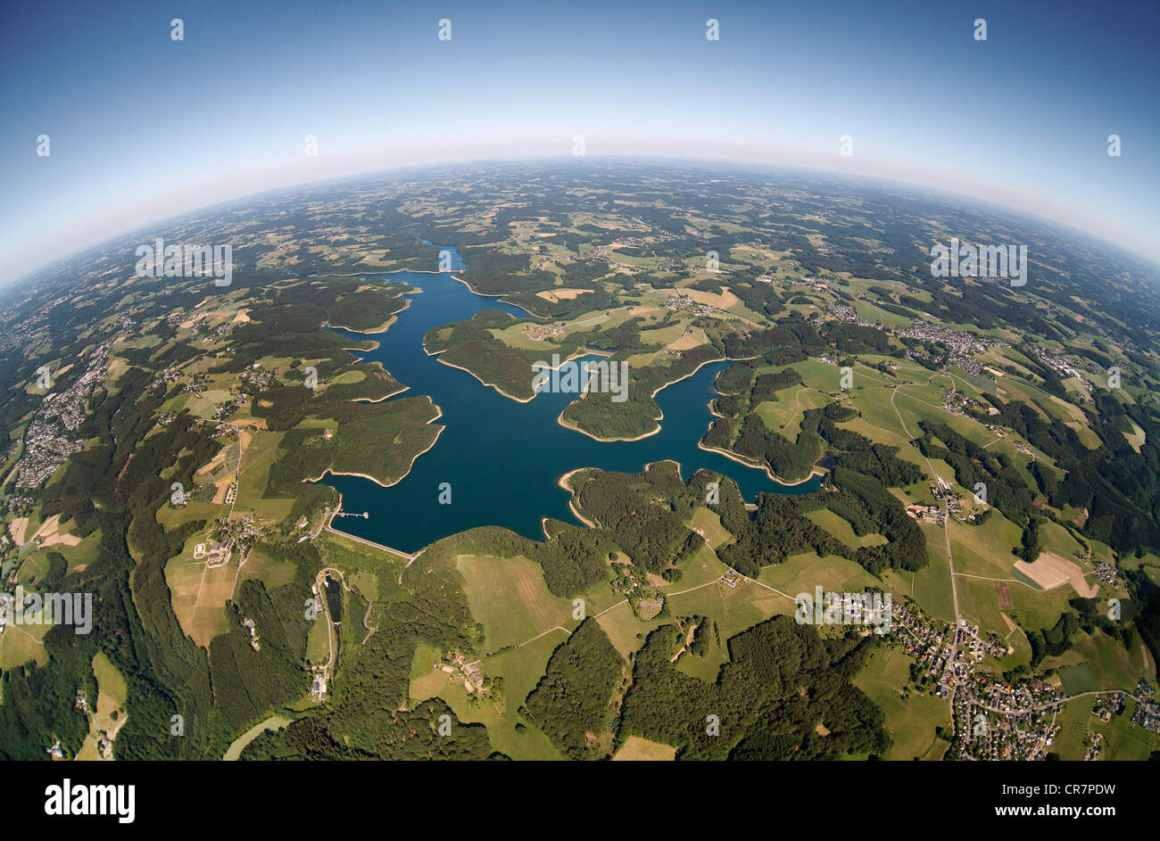Vista aerea, Grosse Dhuenntalsperre dam, acqua potabile serbatoio, Bergisches Land regione Renania settentrionale-Vestfalia Foto Stock