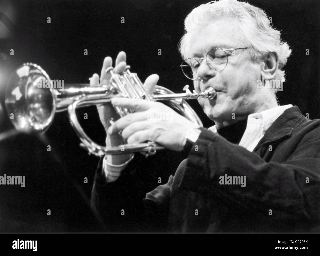 Van Rooyen, Ack, * 1.1.1930, musicista olandese (trombettista jazz), di mezza lunghezza, sul palco, Stoccarda, 1997, 20th secolo, musicista jazz, strumento musicale, strumento, strumenti musicali, strumenti, tromba, trombe, musica, musica, musica da suonare, musica da suonare, musica, musica, musica da suonare, musica, musica da suonare, suonare, suonare, occhiali, occhiali, occhiali, , , Foto Stock