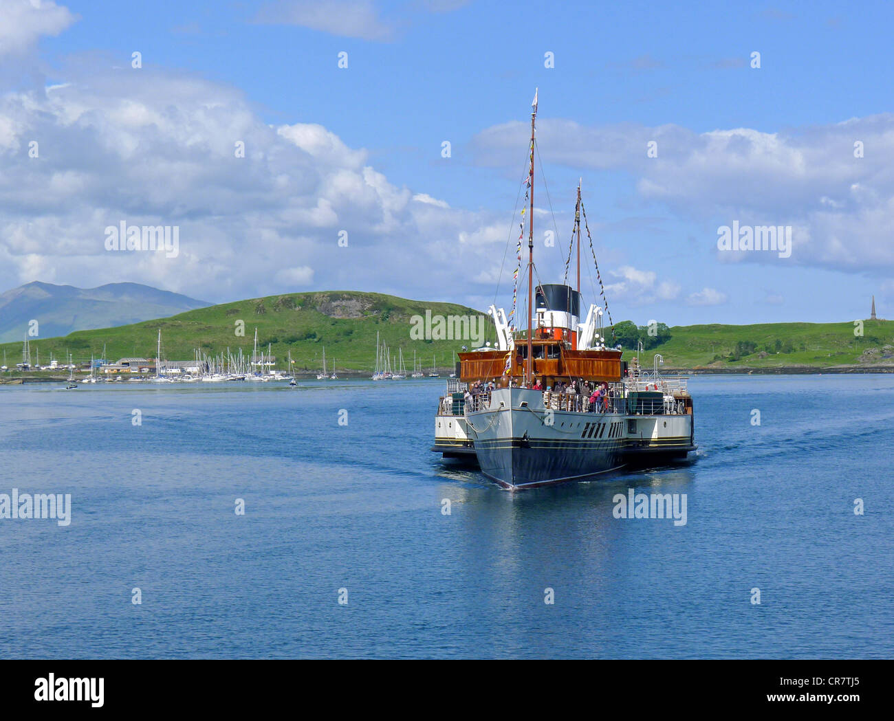 Mondo mare ultimo andando battello a vapore Waverley si sta avvicinando al molo nord nel porto di Oban Argyll and Bute Scozia Scotland Foto Stock