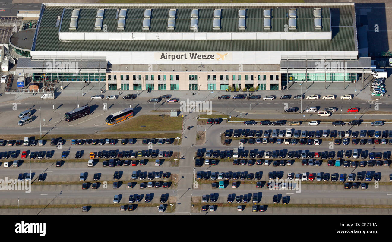 Vista aerea, Weeze aeroporto, Niederrhein, Renania settentrionale-Vestfalia, Germania, Europa Foto Stock