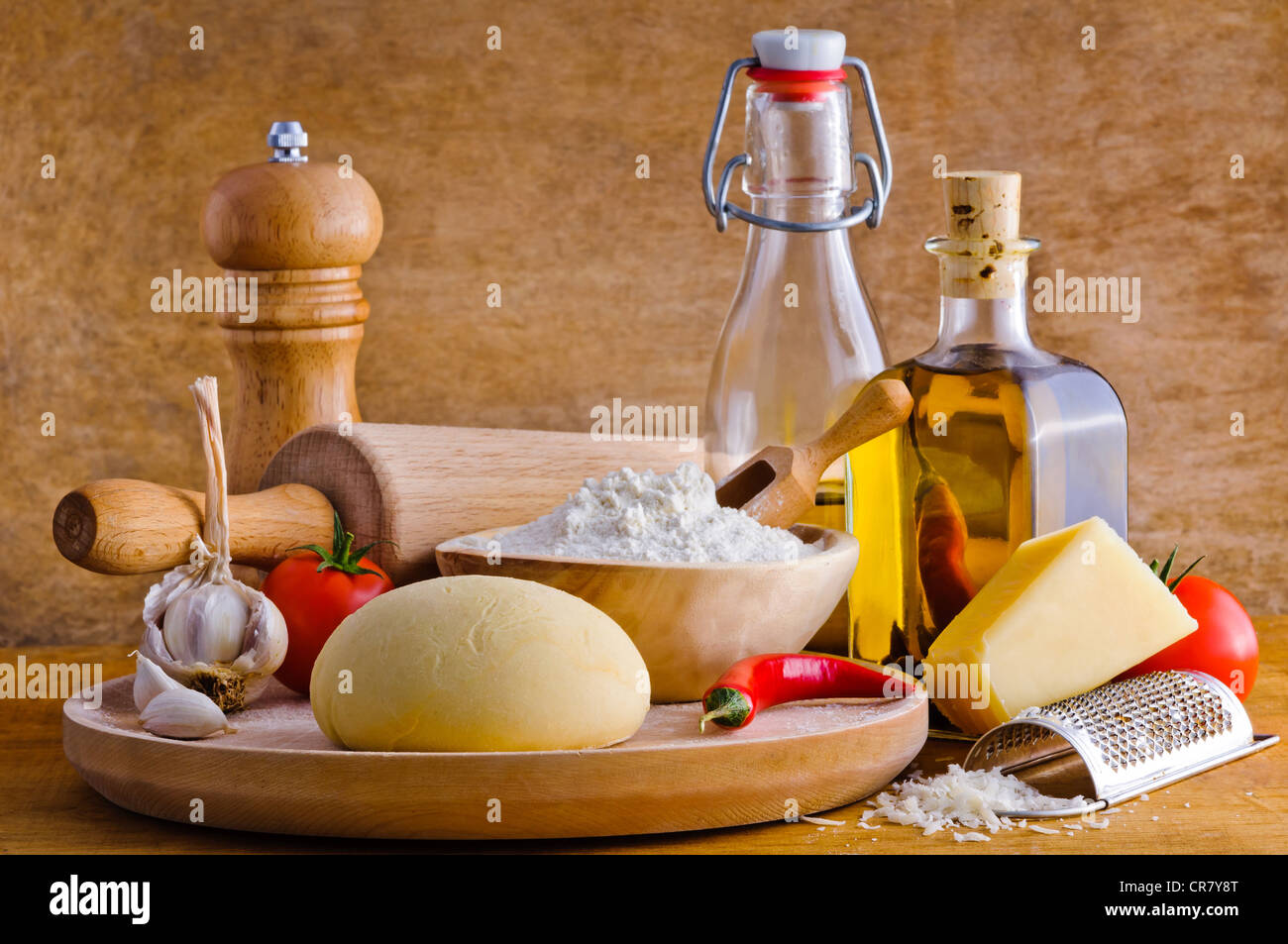 Ingredienti tradizionali per in casa della pizza italiana Foto Stock