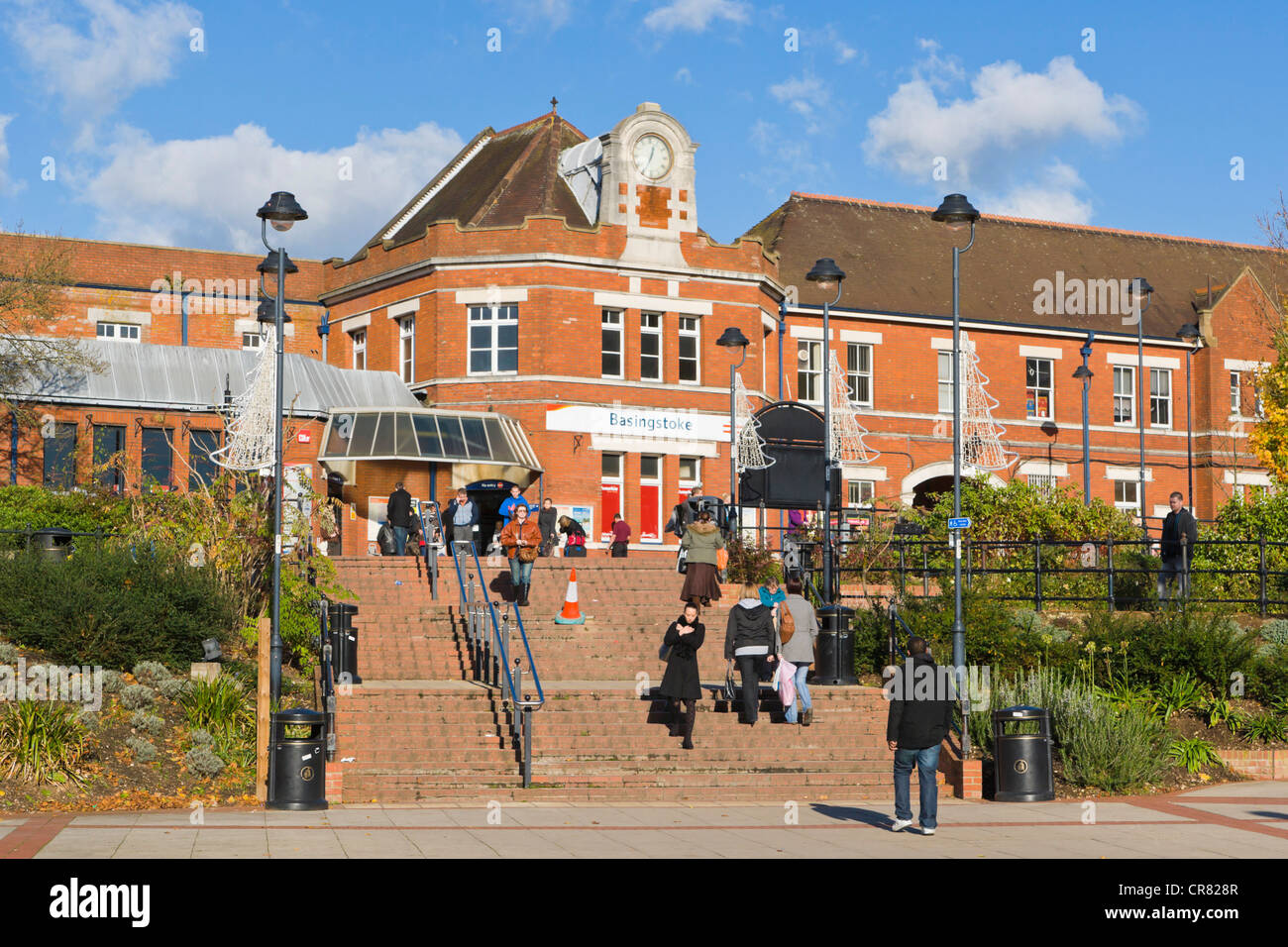Basingstoke stazione ferroviaria da Alencon Link, Basingstoke, Hampshire, Inghilterra, Regno Unito, Europa Foto Stock