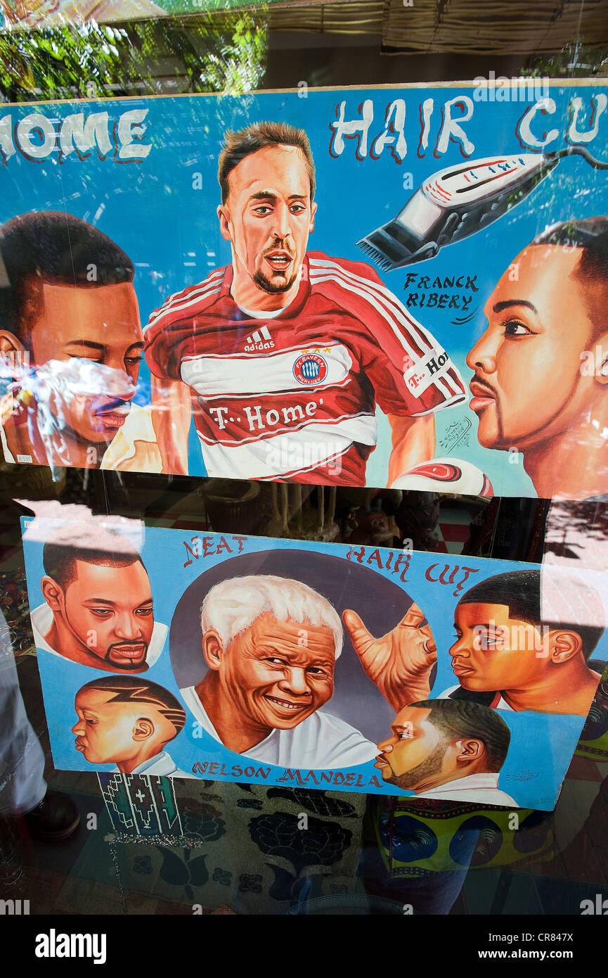 Sud Africa, Western Cape, Cape Town, un barbiere il segno che rappresenta il calcio francese player Frank Ribéry e Nelson Mandela Foto Stock
