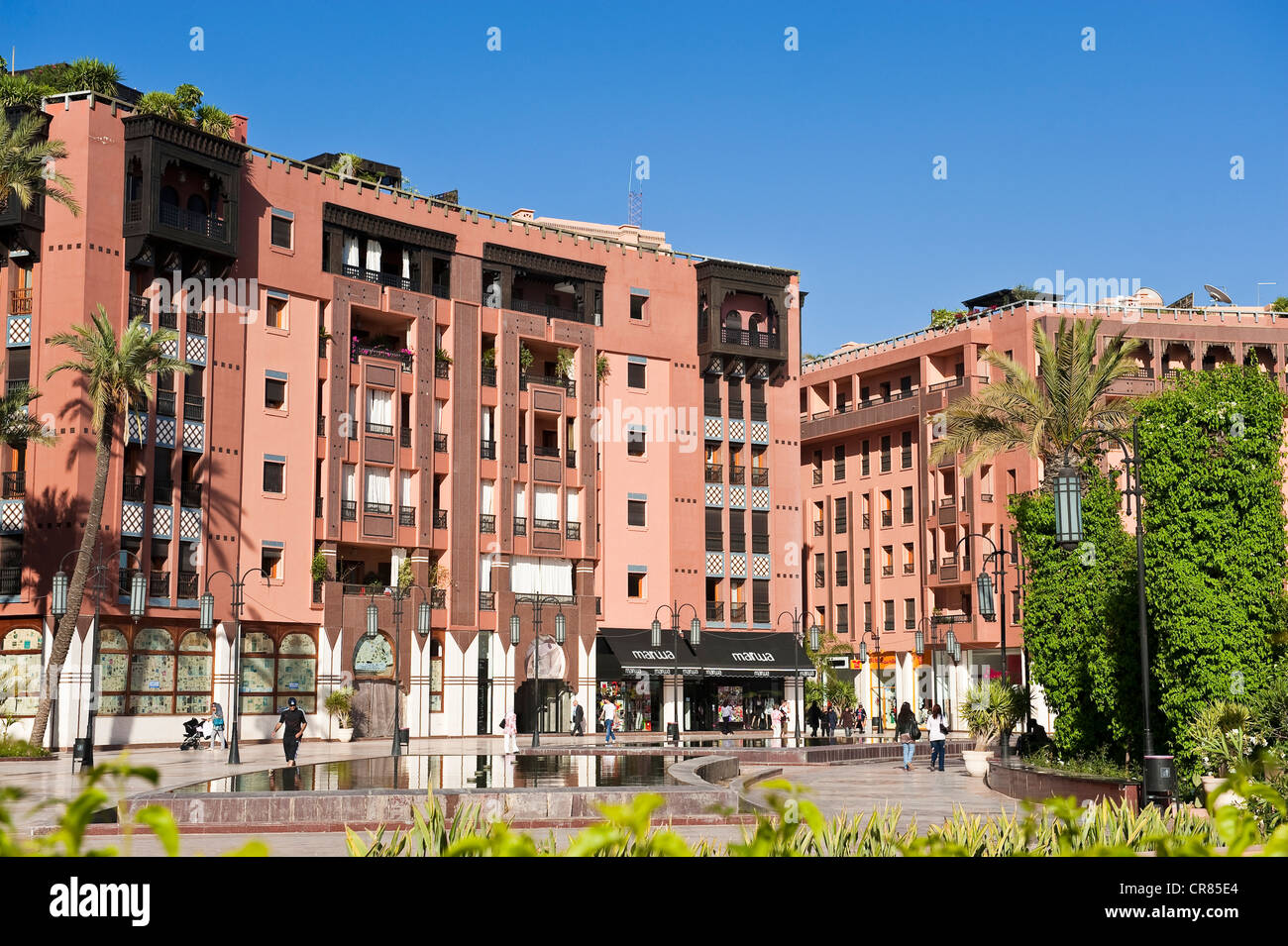 Il Marocco, Alto Atlante, Marrakech città imperiale, medina Patrimonio Mondiale dell'UNESCO, il quartiere Gueliz Avenue Mohammed 5, residenziale Foto Stock