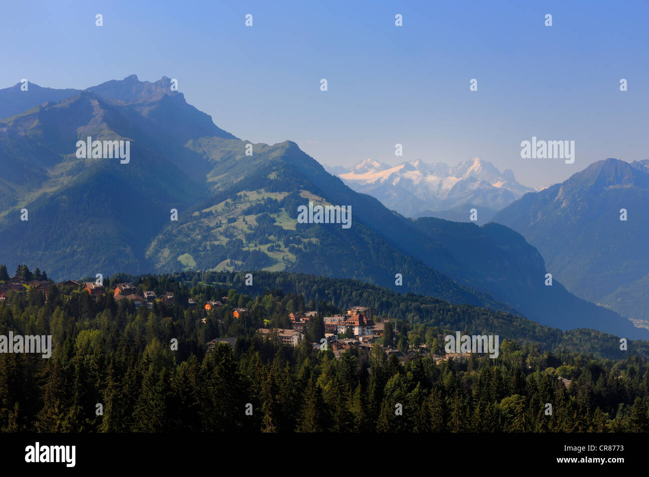 La Svizzera, nel Cantone di Vaud, Villars sur Ollon Foto Stock