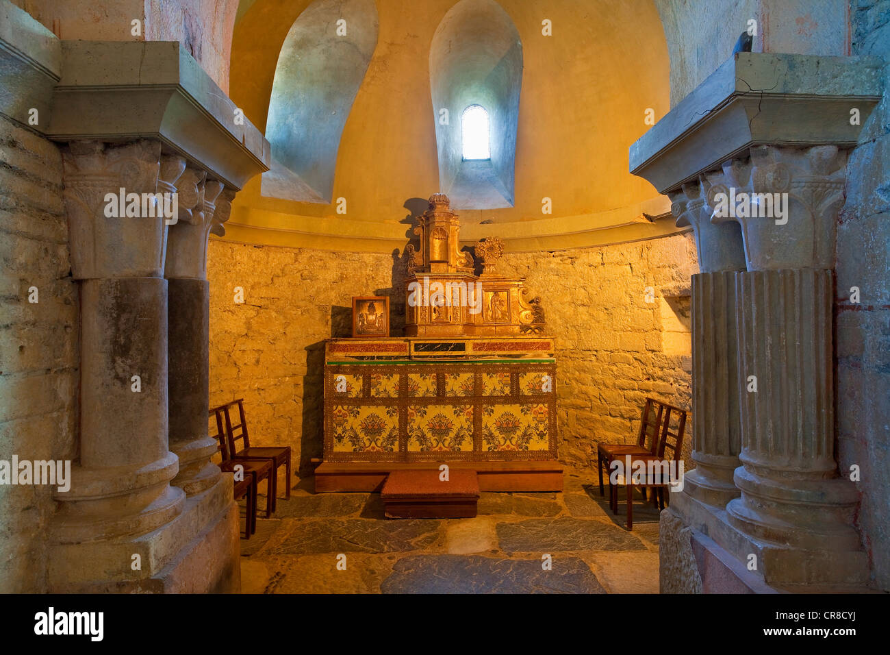 Francia, Haute Garonne, Valcabrere, Saint Just chiesa romanica Patrimonio Mondiale UNESCO come parte del percorso di Santiago de Foto Stock