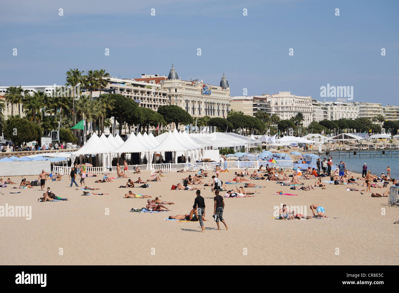 La spiaggia di Cannes, Côte d'Azur, in Francia, in Europa Foto Stock