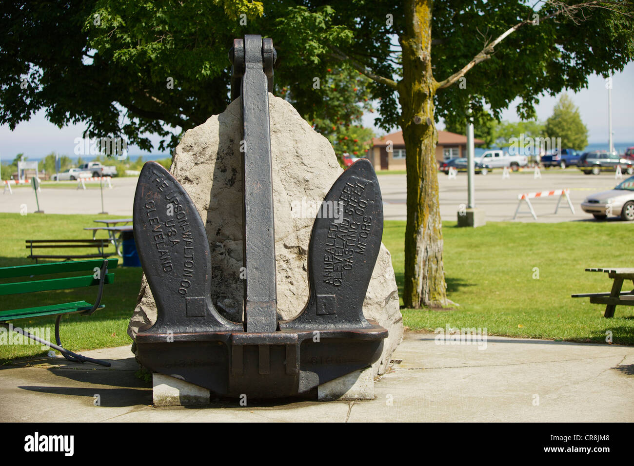 Il dispositivo di ancoraggio sul Sailor's Memorial di Lakeside Park, città Rogers Foto Stock