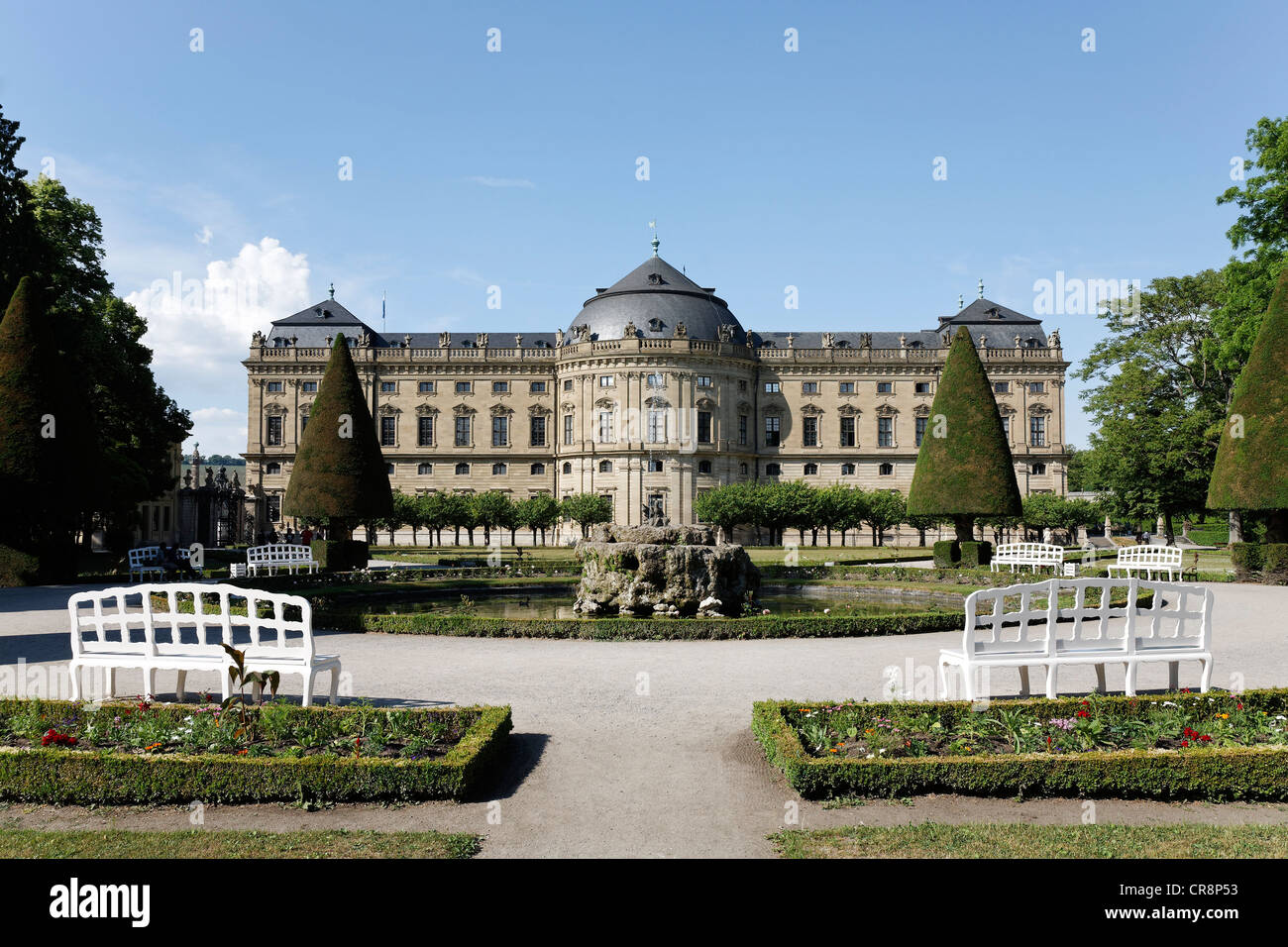Residenza di Würzburg, lato sud cortile con fontana, bassa Franconia, Baviera, Germania, Europa Foto Stock