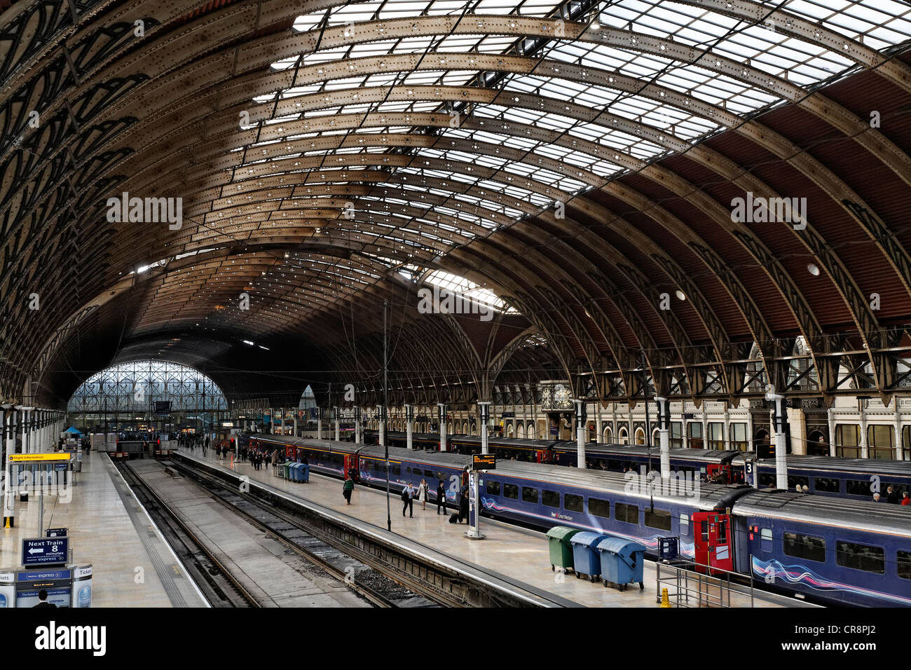 Storica sala principale, terminus ferroviario della stazione di Paddington a Londra, Inghilterra, Regno Unito, Europa Foto Stock