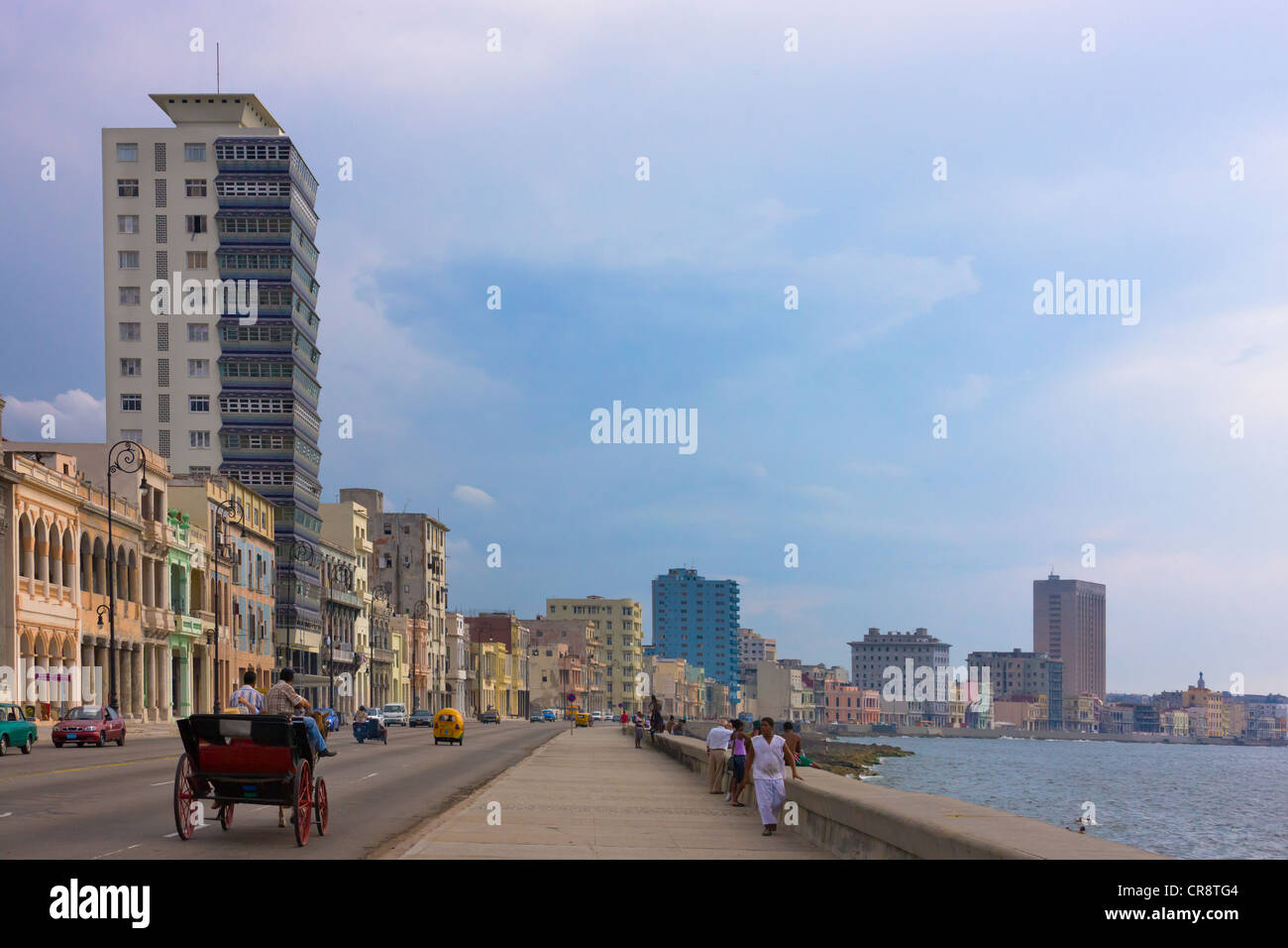 Il Malecon street lungo il lungomare, l'Avana, patrimonio mondiale dell UNESCO, Cuba Foto Stock