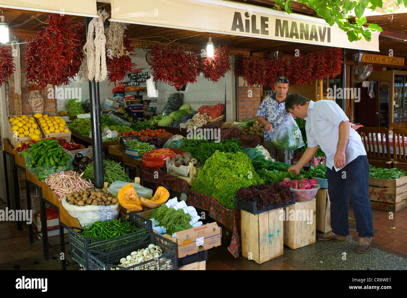 Stallo vegetali, mercato di Fethiye, Costa Turca dell'Egeo, Turchia Foto Stock