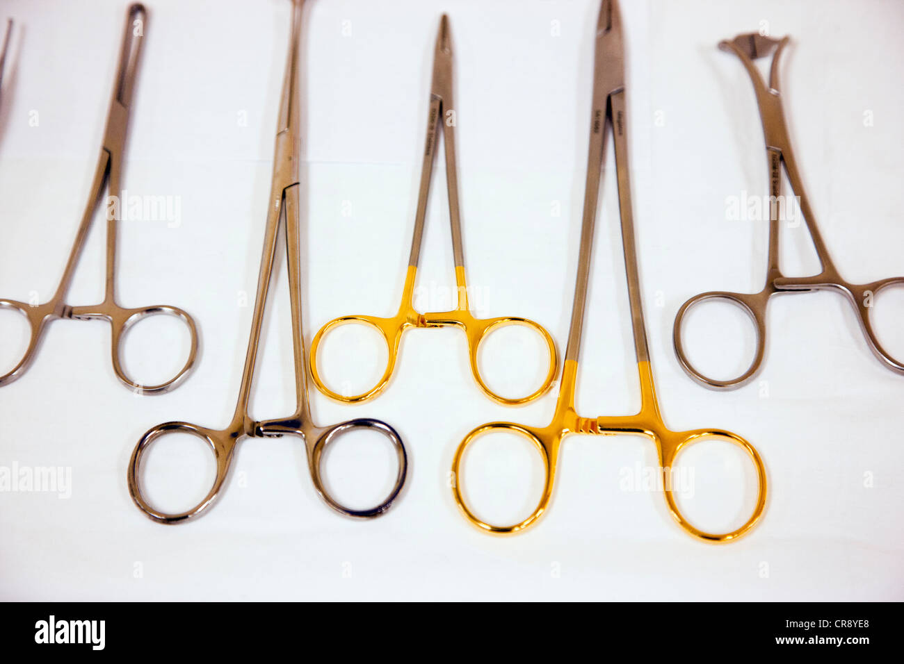 Gli strumenti e gli utensili usati in campo medico le procedure operative Foto Stock