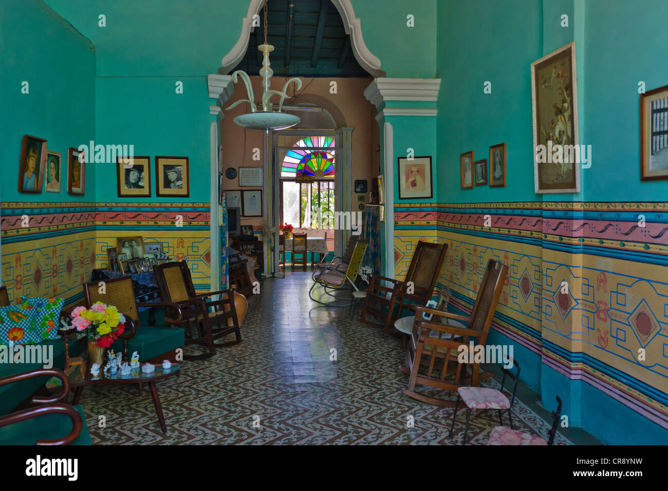 All'interno di popolazioni locali della vecchia casa, Trinidad, sito Patrimonio Mondiale dell'UNESCO, Cuba Foto Stock