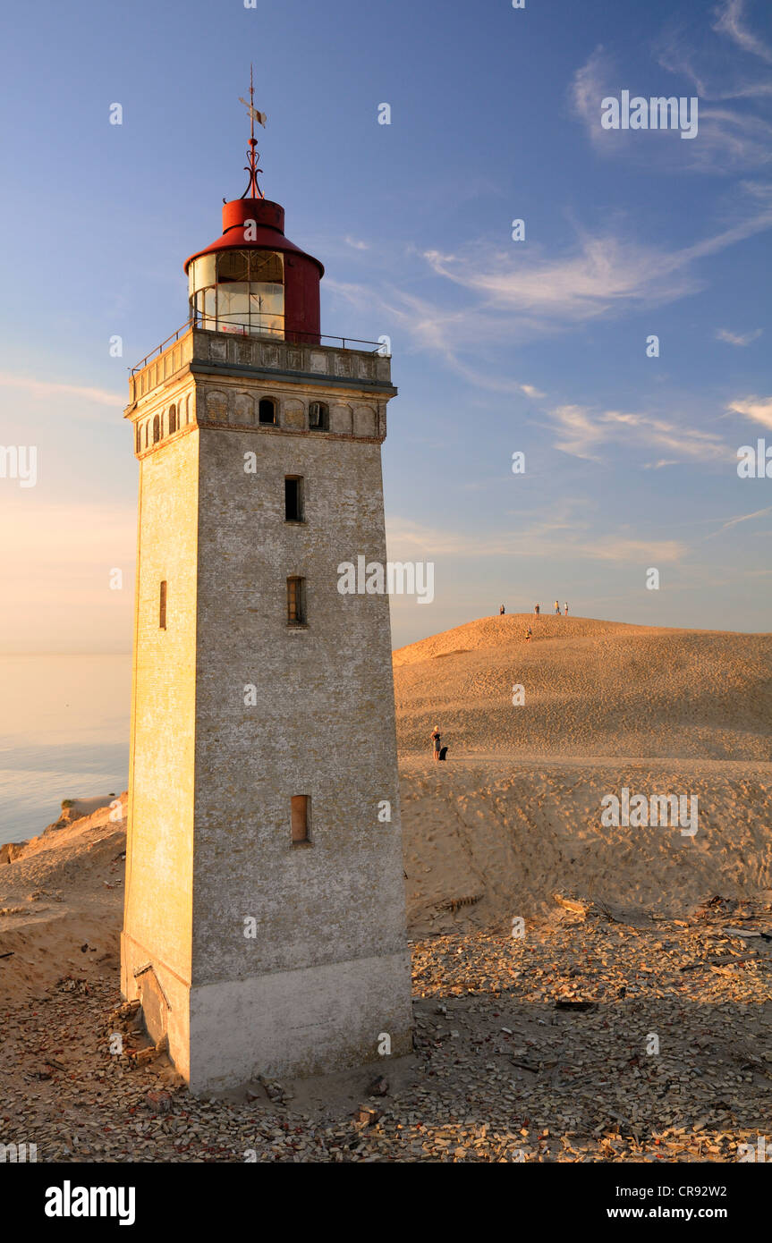 Vecchio faro su Rubjerg Knude, una duna errante in Danimarca, Europa Foto Stock