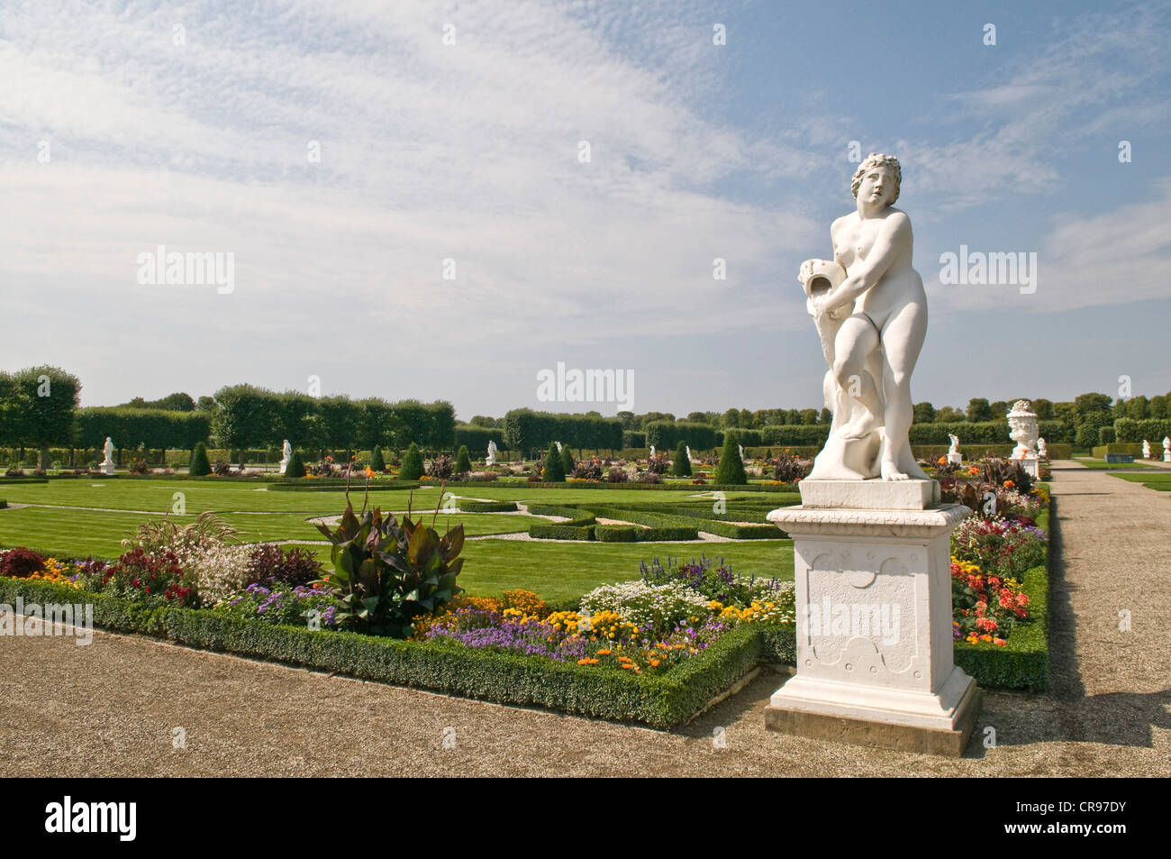 Herrenhausen Gardens, i giardini barocchi, stabilito a nome della Principessa Sophie dal 1696 al 1714, con sculture barocche Foto Stock
