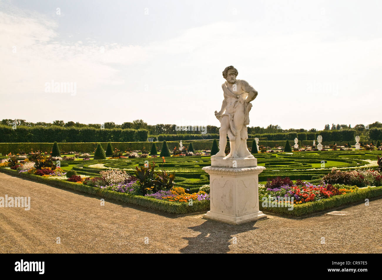 Herrenhausen Gardens, i giardini barocchi, stabilito a nome della Principessa Sophie dal 1696 al 1714, con sculture barocche Foto Stock