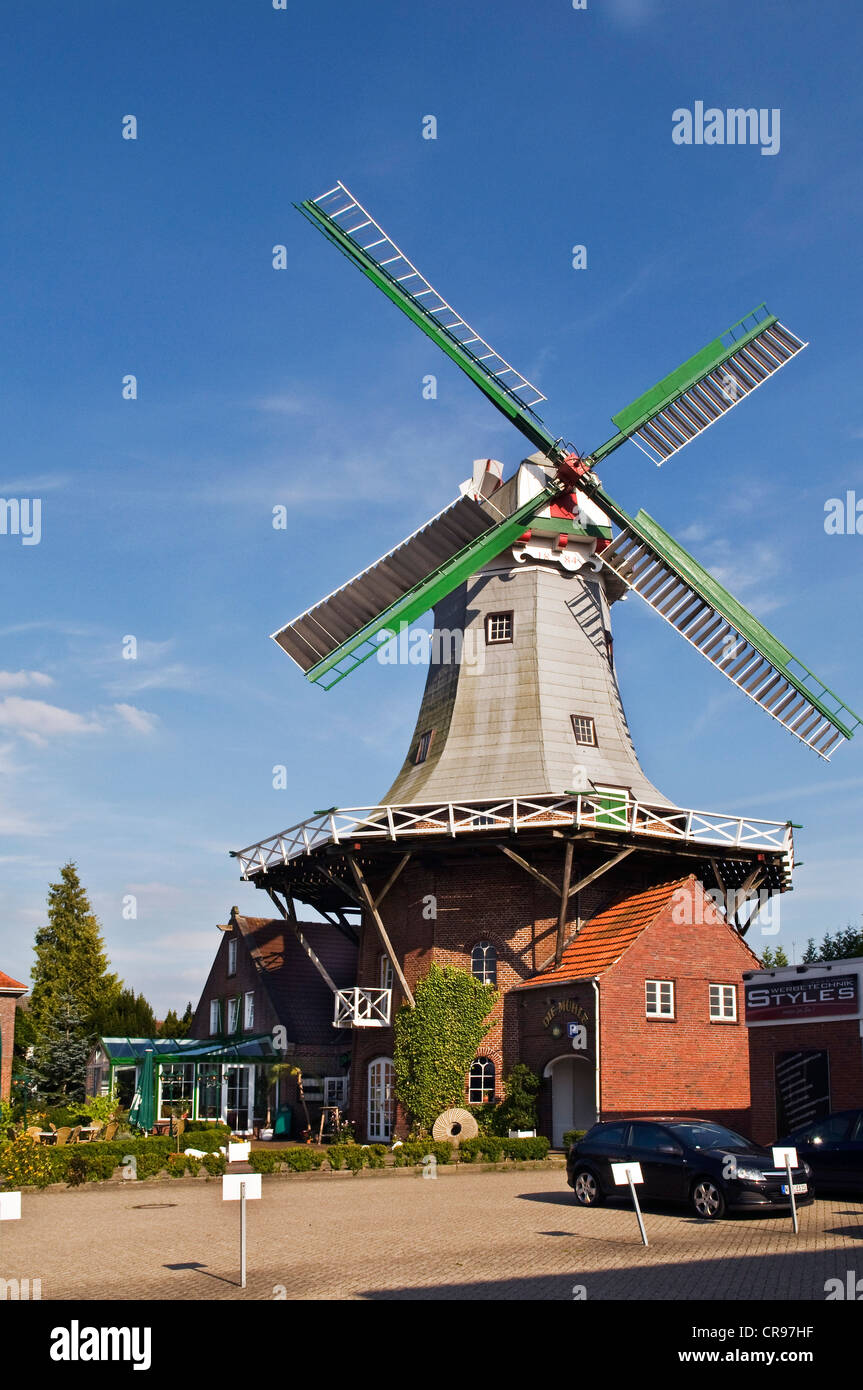 Siuts-Muehle Mill, costruito nel 1885, Auricher Strasse, ora un ristorante, Wittmund, Frisia orientale, Bassa Sassonia Foto Stock