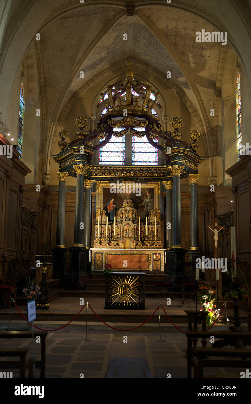 Più grande altare corona del Barocco bretone, Rue du General de Gaulle, Paimpont, Bretagna, Francia, Europa Foto Stock