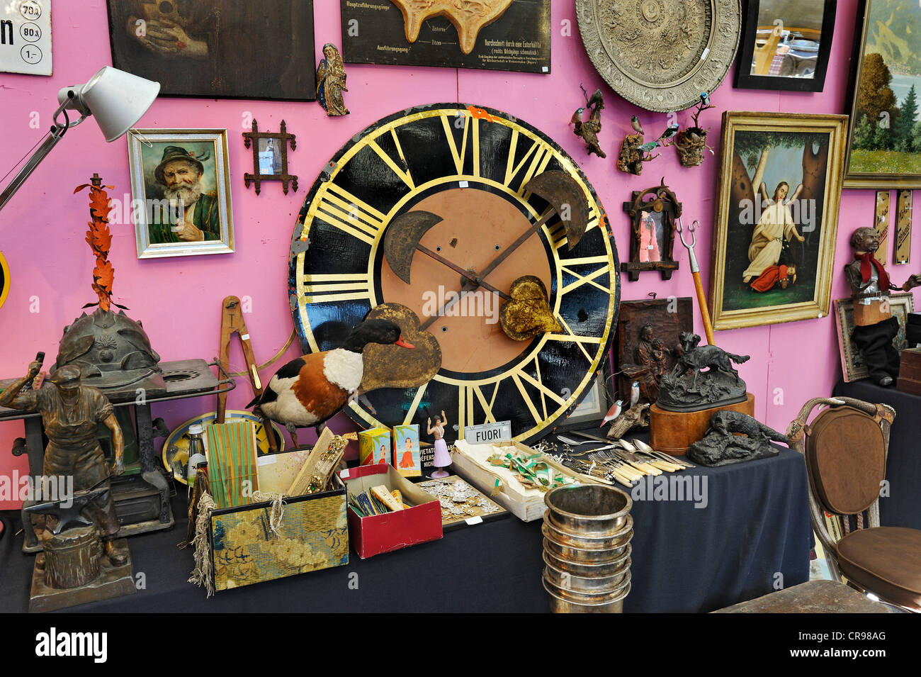Grande Orologio e indesiderata, Auer Dult mercato, Monaco di Baviera, Germania, Europa Foto Stock