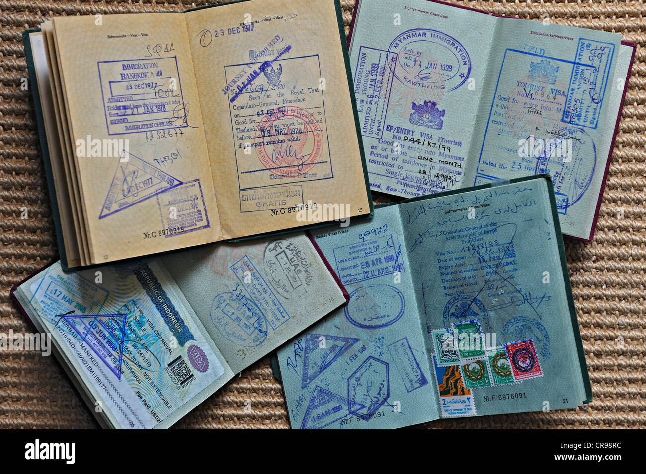 I vecchi passaporti con varie voci di visa, Germania, Europa Foto Stock