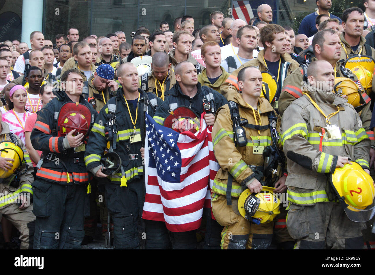 Vigili del fuoco da tutta la Virginia onore ai soccorritori di emergenza che perirono durante 9/11 Twin Tower di attacchi di Richmond, Virginia Foto Stock