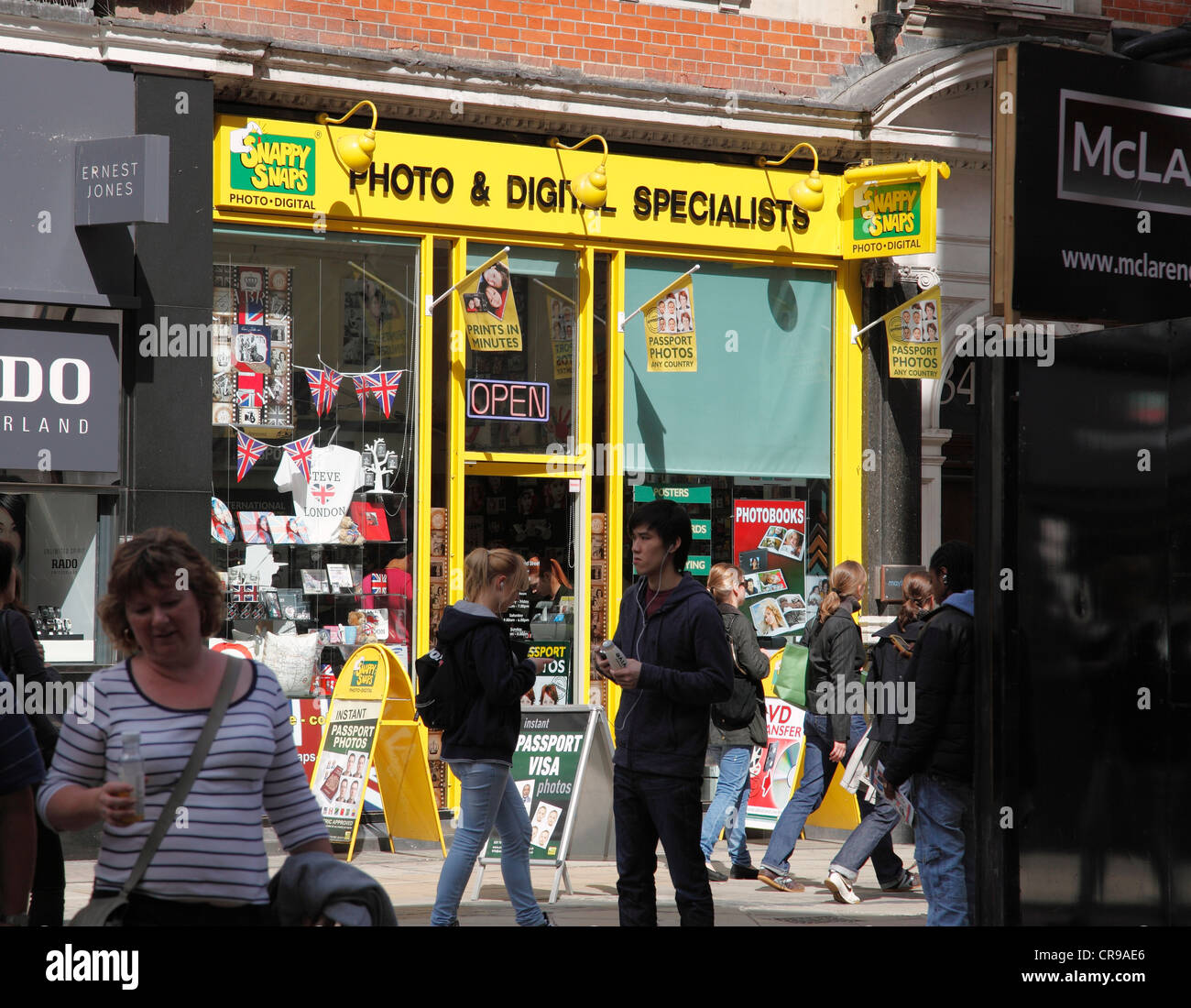 Un Snappy scatta store in London, England, Regno Unito Foto Stock