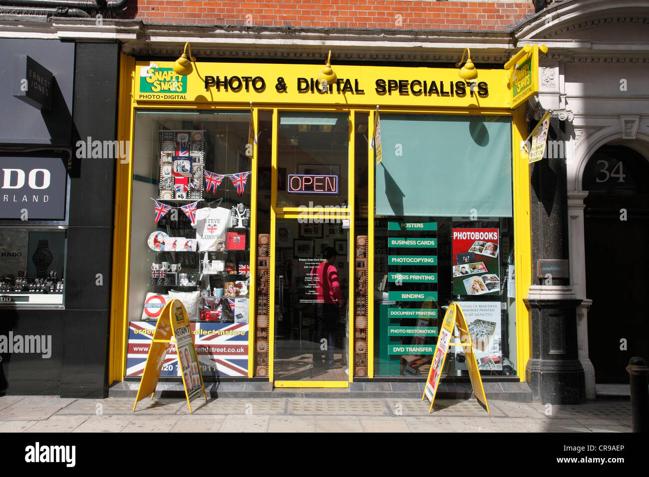 Un Snappy scatta store in London, England, Regno Unito Foto Stock
