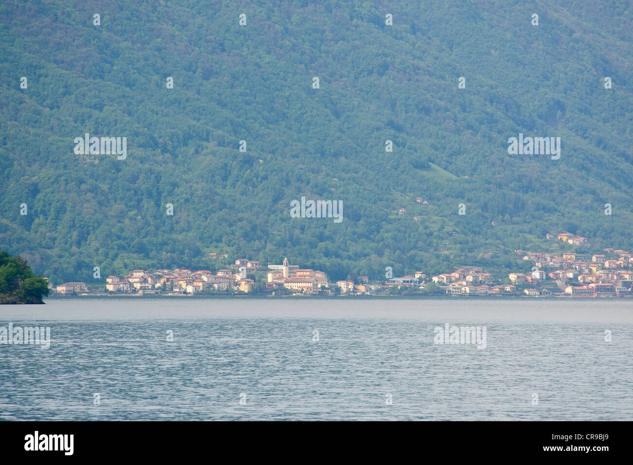 Panoramico vista attraverso il lago da Bellagio,città,Candenabbia,Tremezzo, Menagio,Ville di lusso,laghi italiani,Lago di Como,Italia Foto Stock