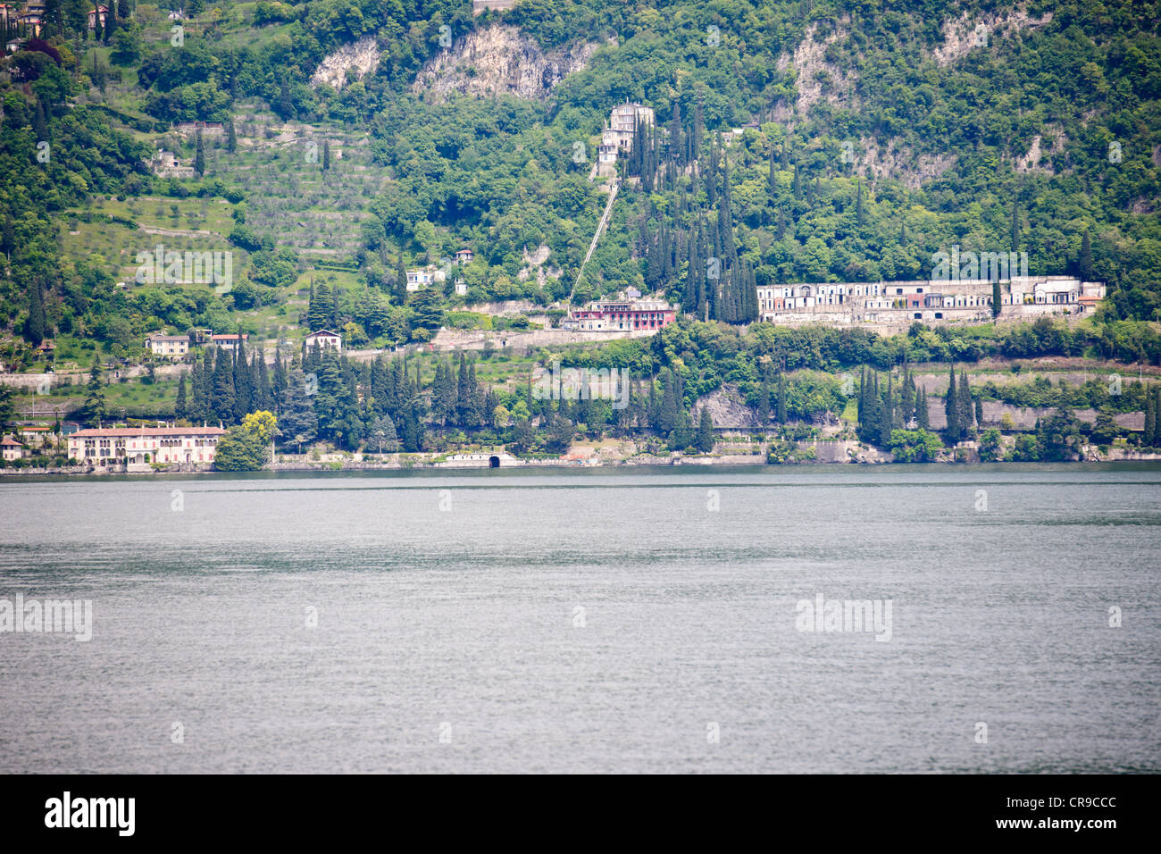 Panoramico vista attraverso il lago da Bellagio,città,Candenabbia,Tremezzo, Menagio,Ville di lusso,laghi italiani,Lago di Como,Italia Foto Stock